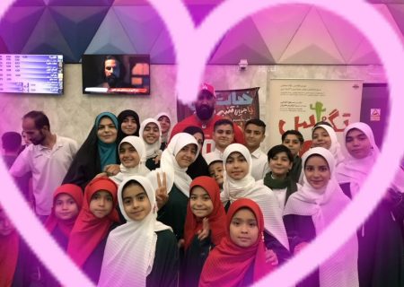 اجرای زیبای سرود گروه بیسیم چی ها در اجلاسیه شهدای غرب کرج